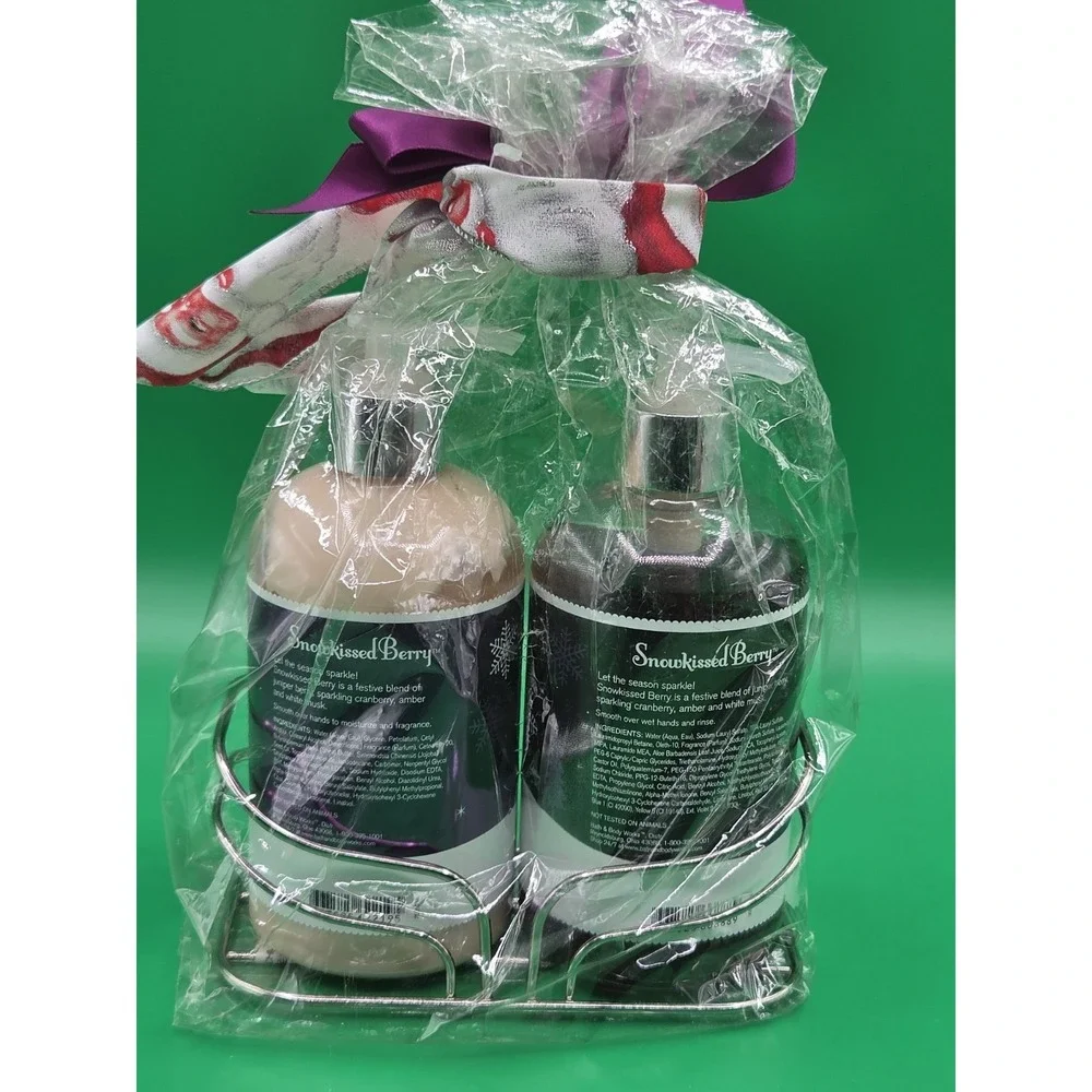 Bath & Body Works SNOW KISSED BERRY Hand Soap & Lotion Set With Caddy RARE - NEW